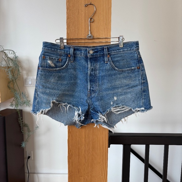 Levi 501 cutoff shorts - Picture 1 of 11